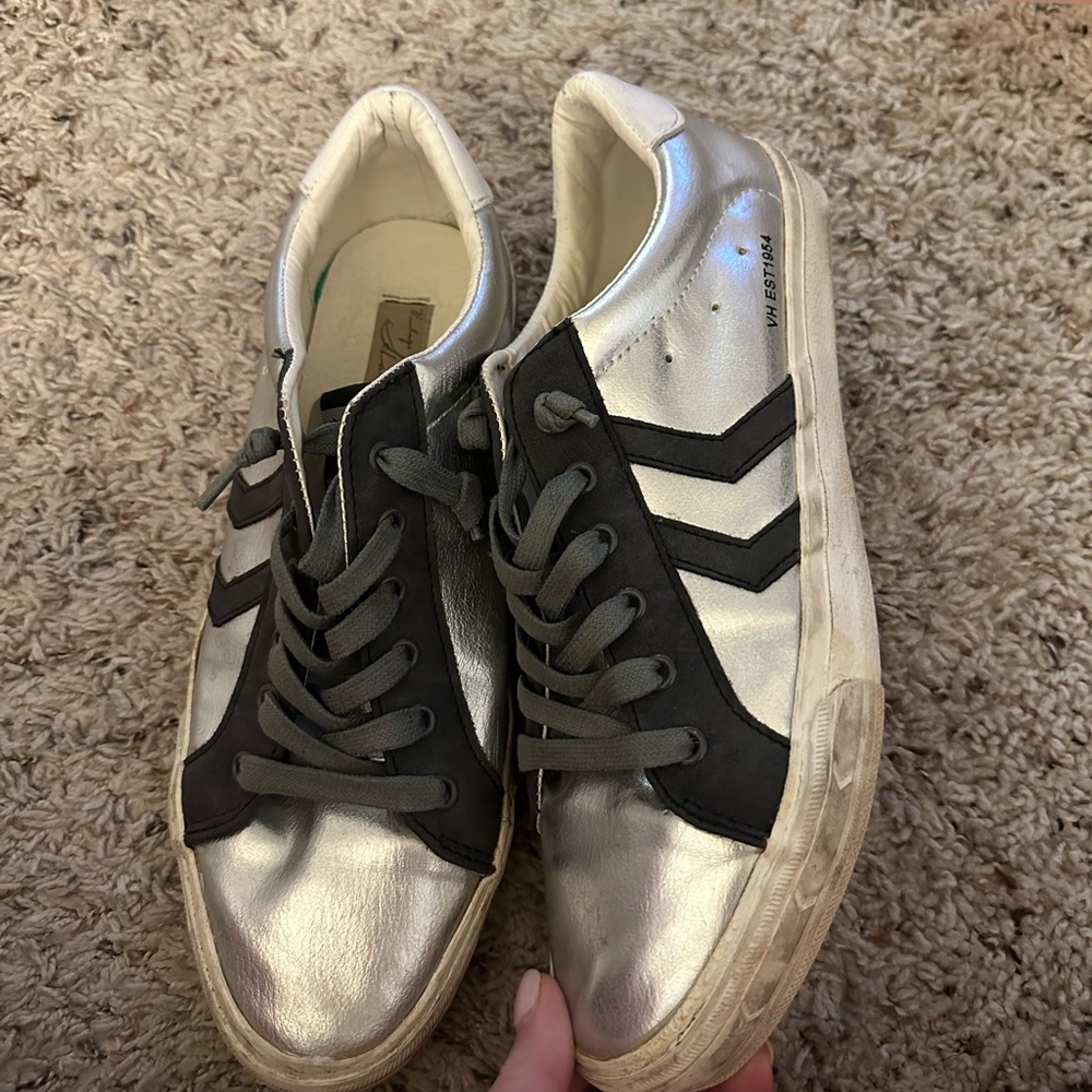 Vintage Havana low top silver size 11